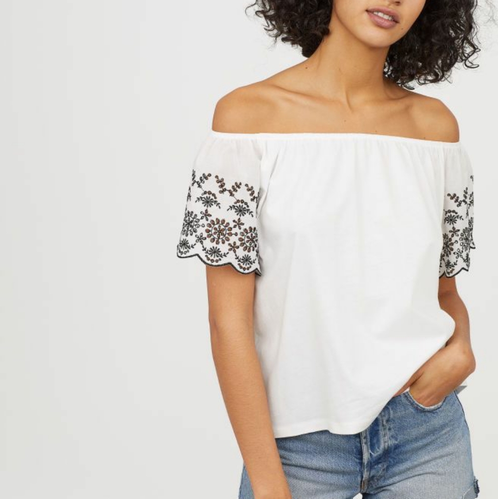 H&M Off-the-shoulder Embroidered Blouse